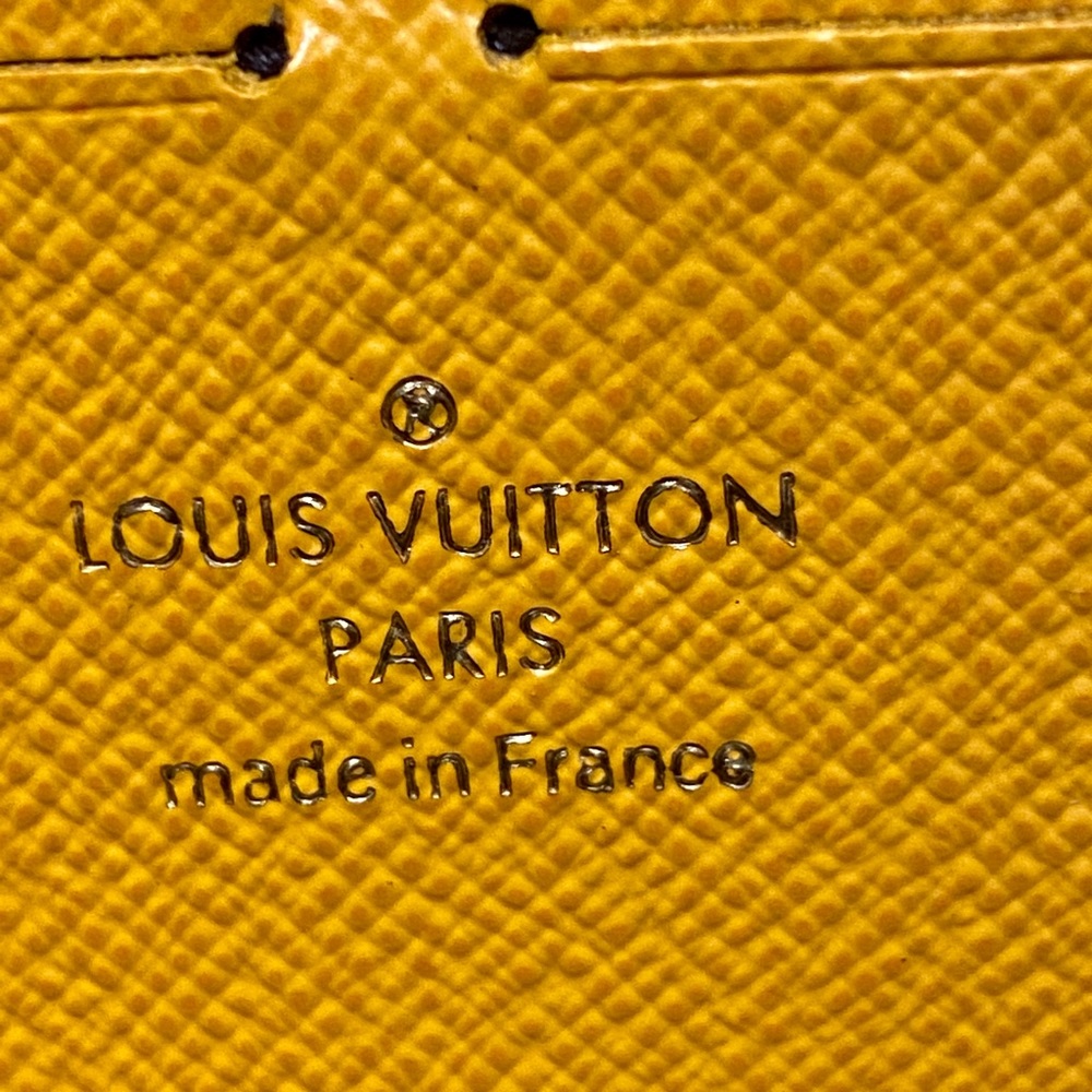 Authentic lv - Picture 2 of 15